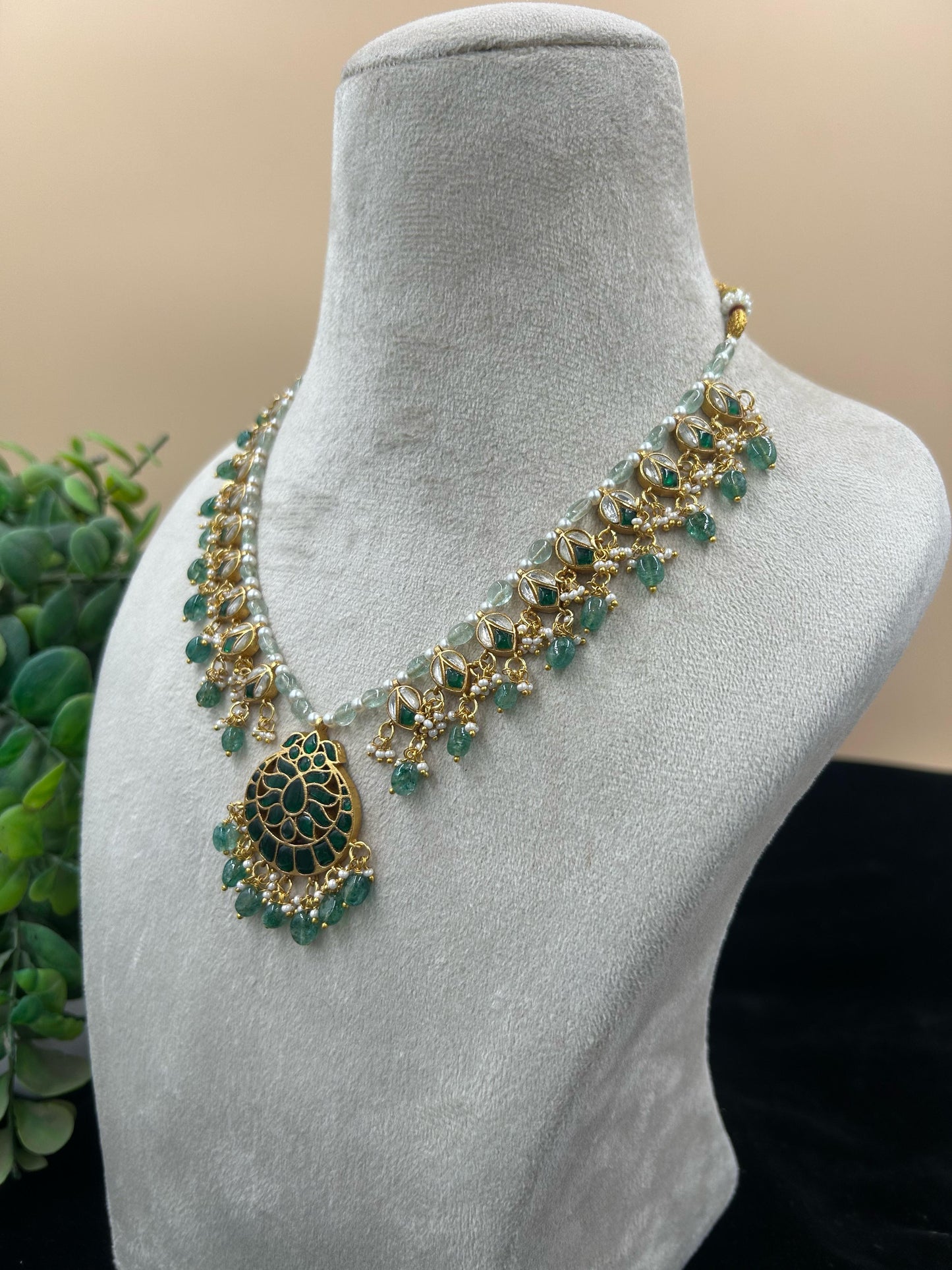 Jadau Tikda Necklase Set