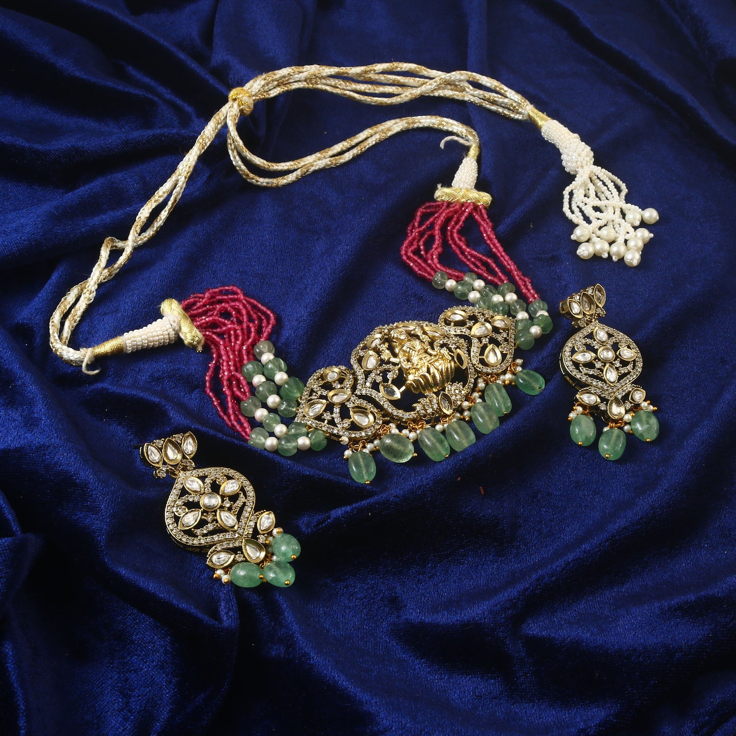 Antique Gold Necklace with Kundan Pendant