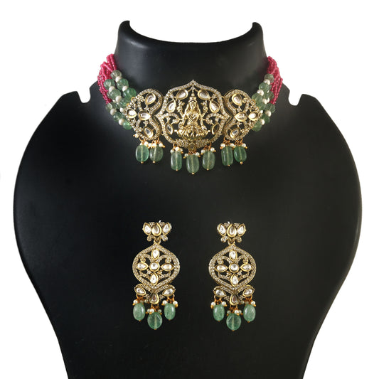 Antique Gold Necklace with Kundan Pendant