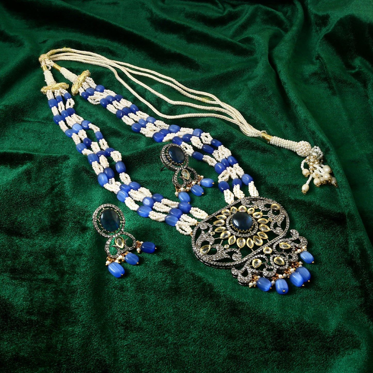 White Stone With Pearl Rani Haar