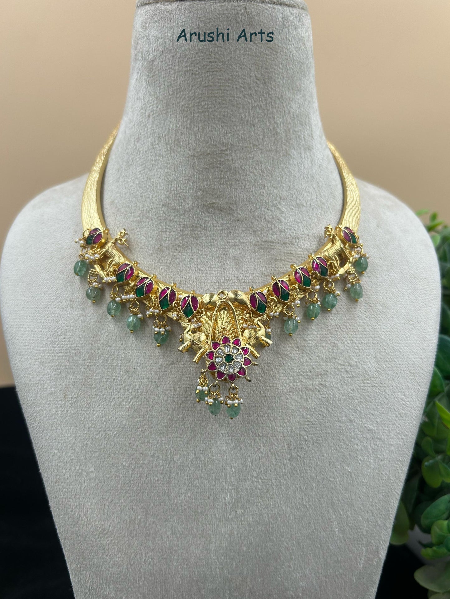 Choker Set Haram
