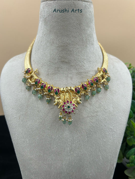 Choker Set Haram