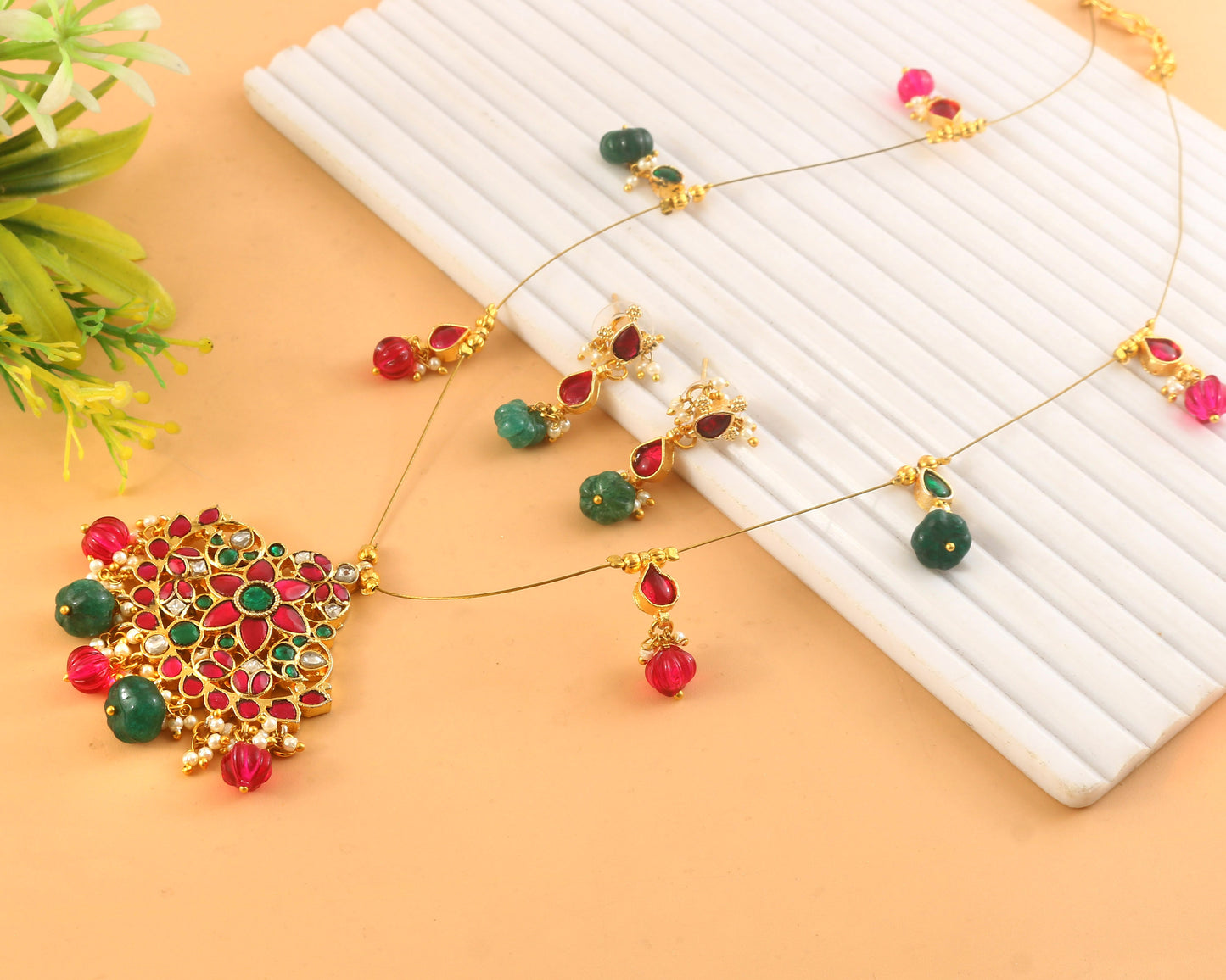 Jadau Kundan Necklace Set is beautifully handcrafted with premium