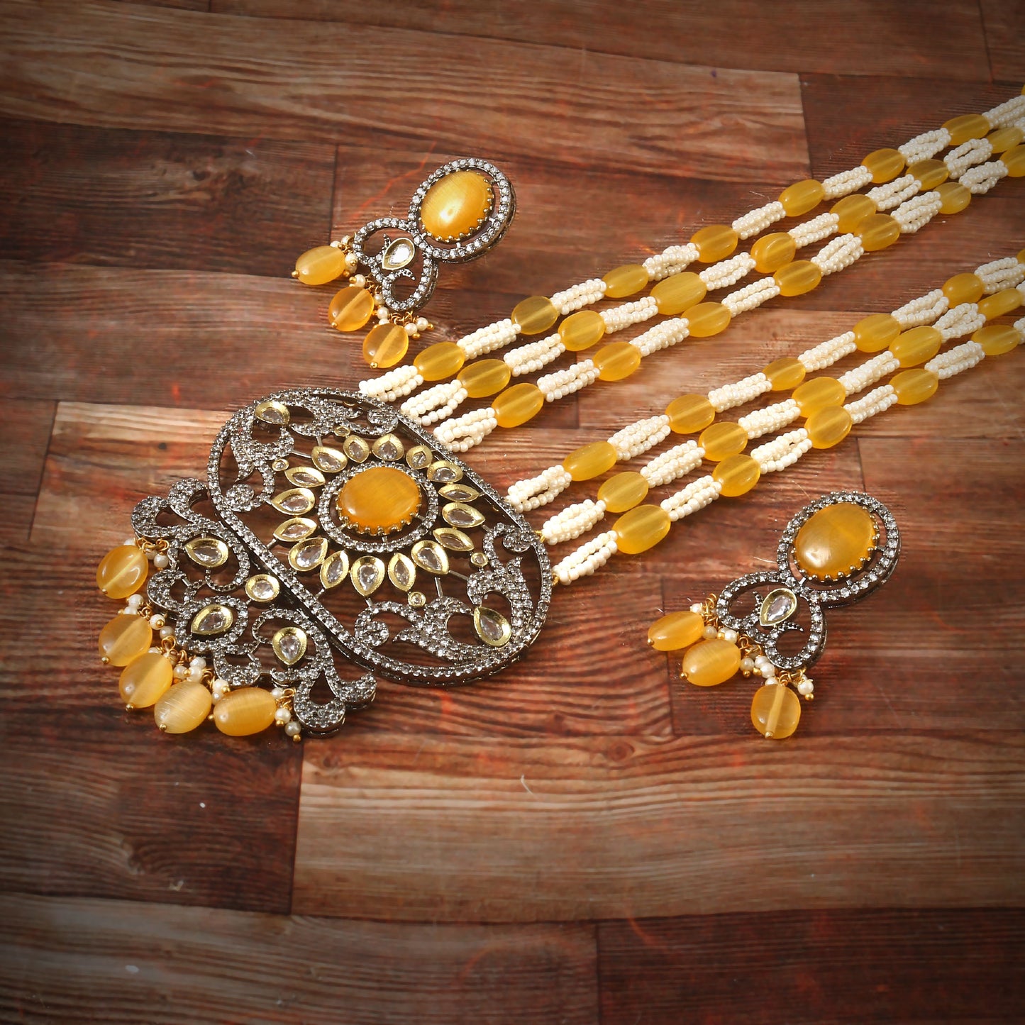 Jadau Kundan Necklace Set (Beads)