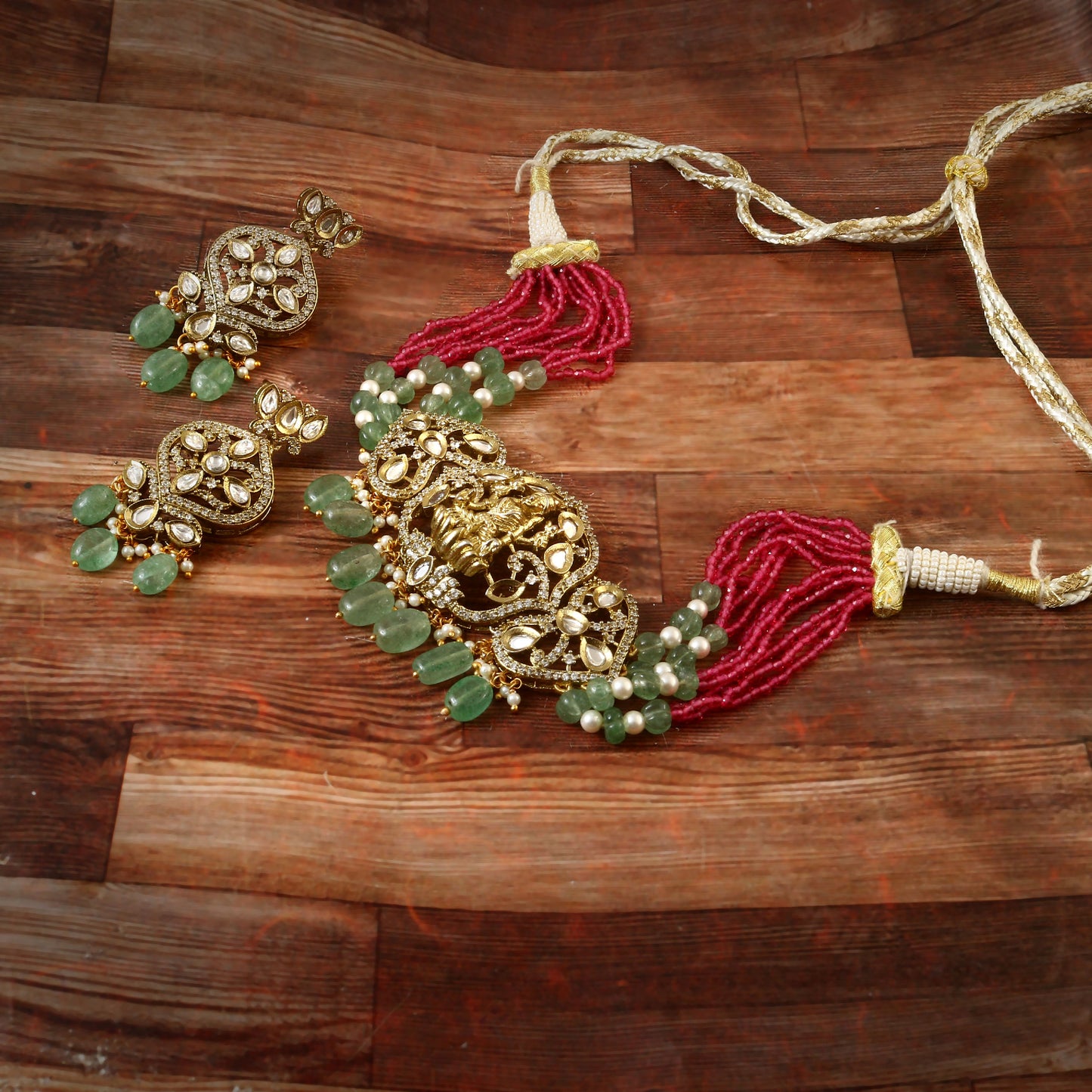 Antique Gold Necklace with Kundan Pendant