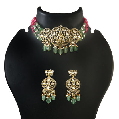 Antique Gold Necklace with Kundan Pendant