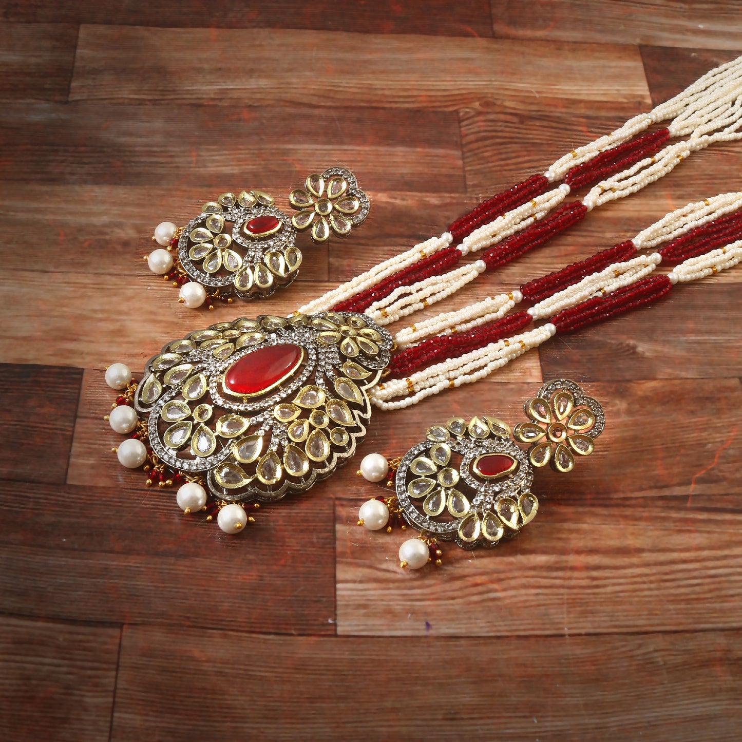 White Stone With Pearl Rani Haar