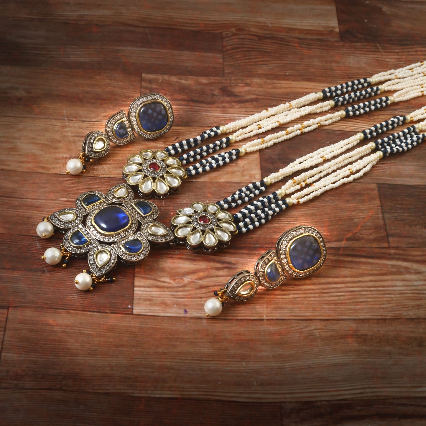 White Stone With Pearl Rani Haar