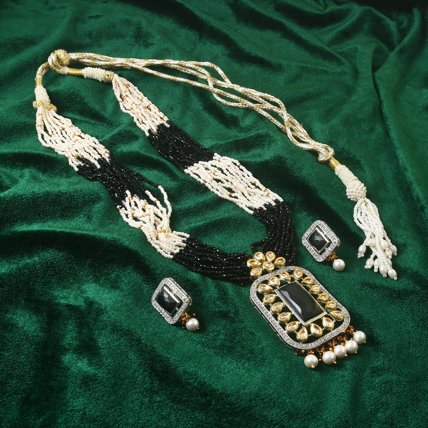 White Stone With Pearl Rani Haar