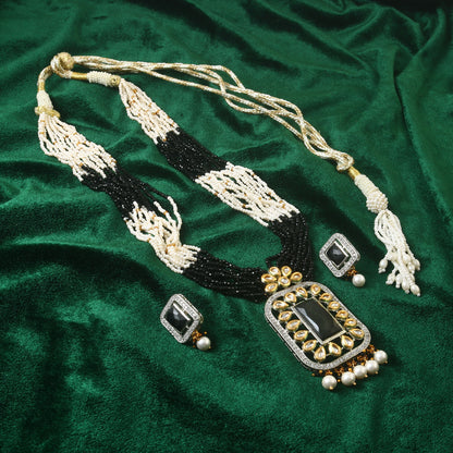 White Stone With Pearl Rani Haar