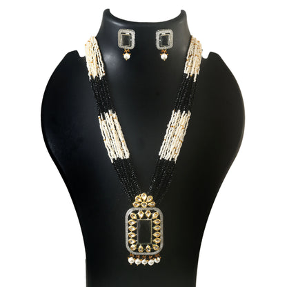 White Stone With Pearl Rani Haar