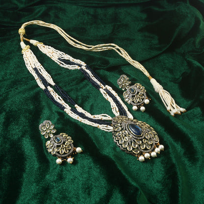 White Stone With Pearl Rani Haar