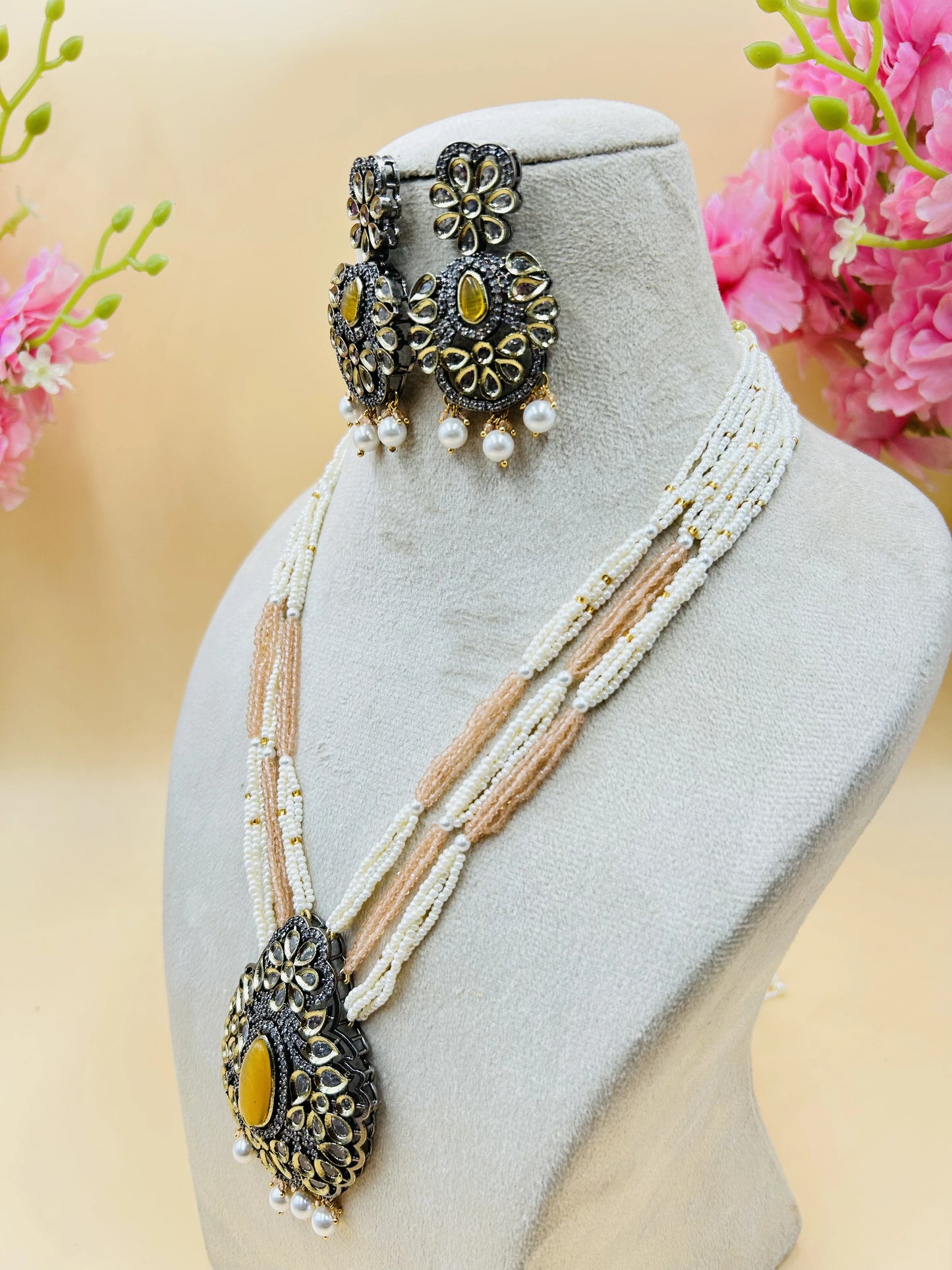 Orange & White Jadau Kundan Necklase Set