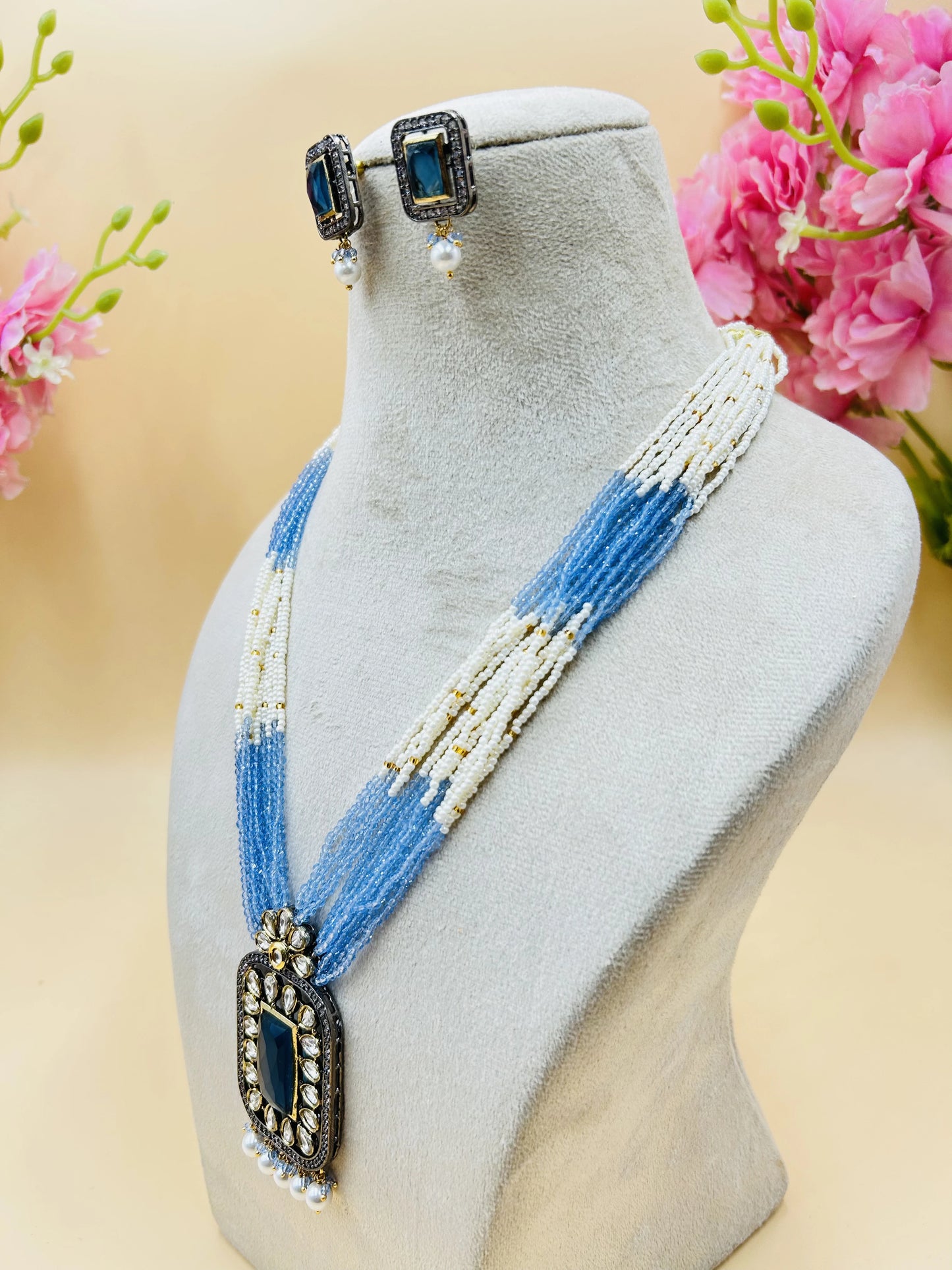 Blue & White Jadau Kundan Necklase Set