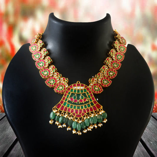 Premium-quality handcrafted Necklace set
