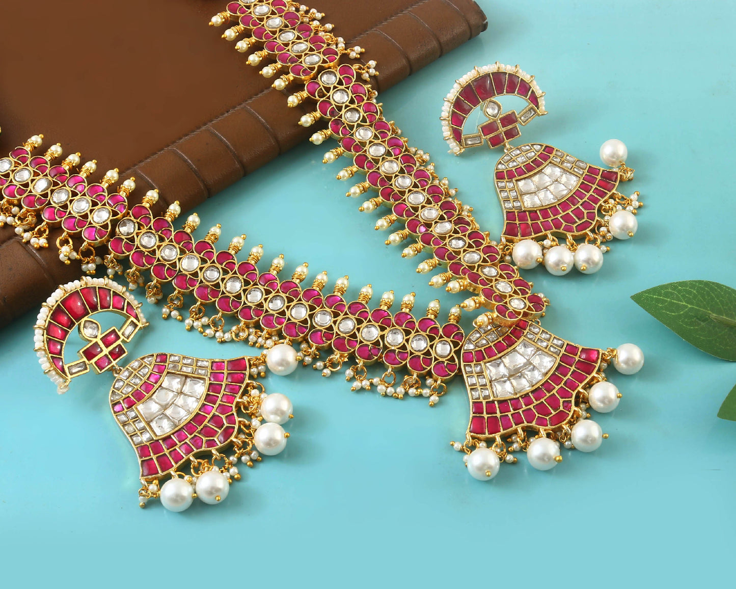 Elegant jadau kundan Necklace with Emerald bead Accents