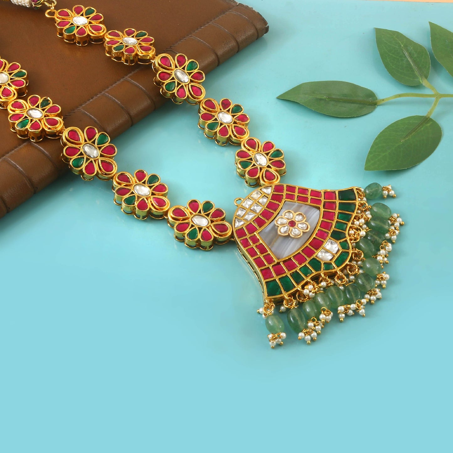 Elegant jadau kundan Necklace with Emerald bead Accents
