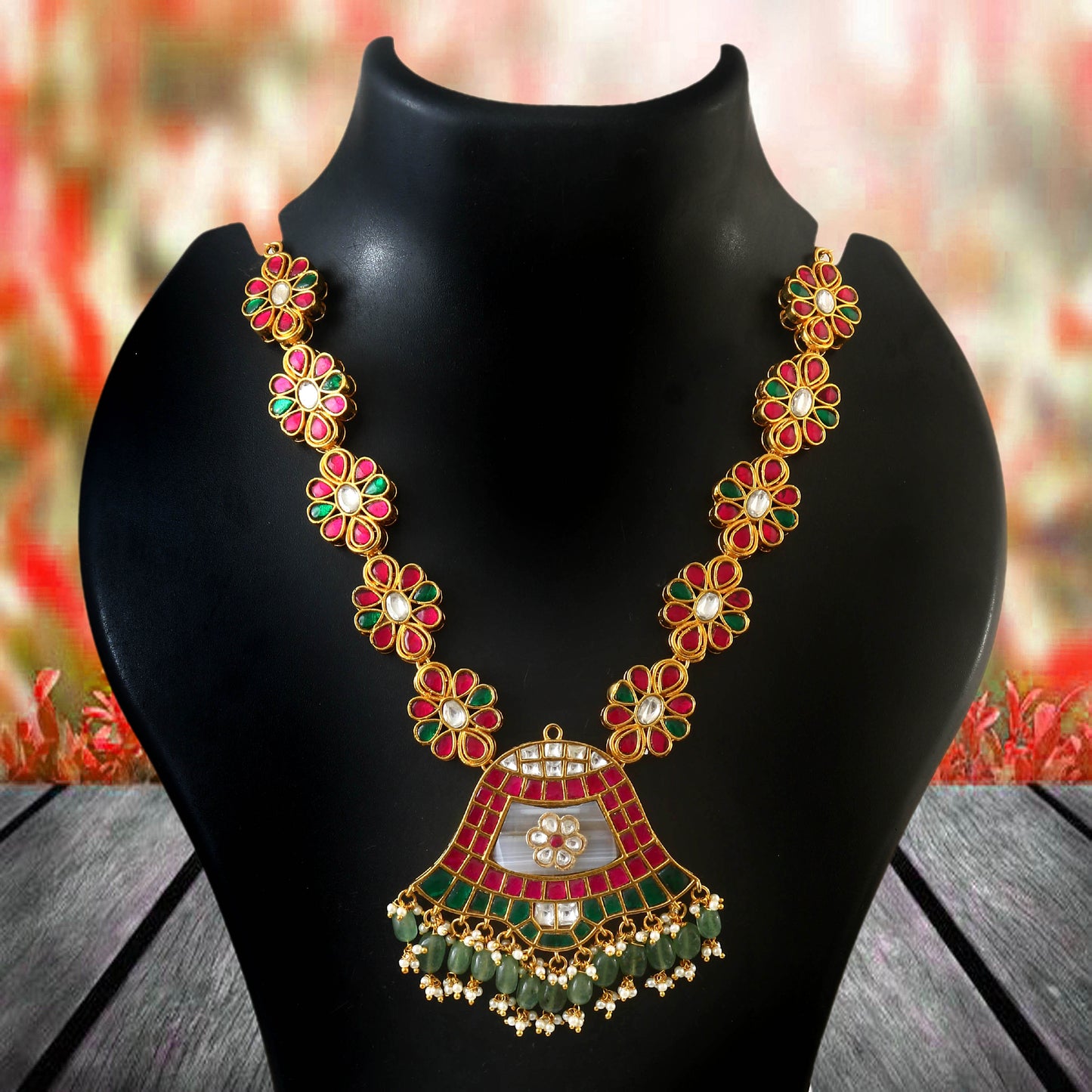 Elegant jadau kundan Necklace with Emerald bead Accents