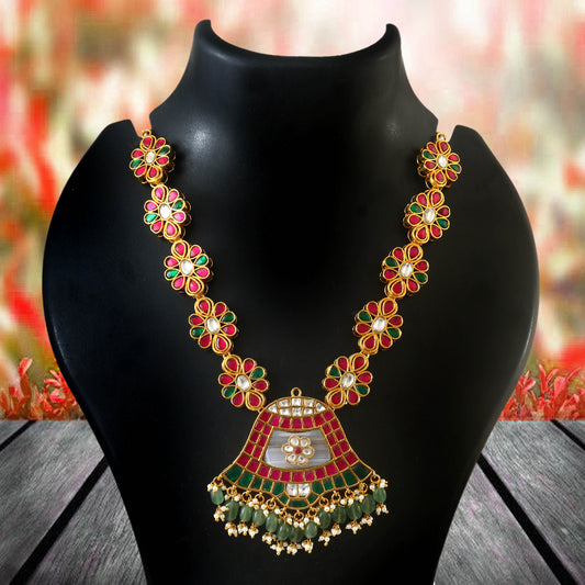 Elegant jadau kundan Necklace with Emerald bead Accents