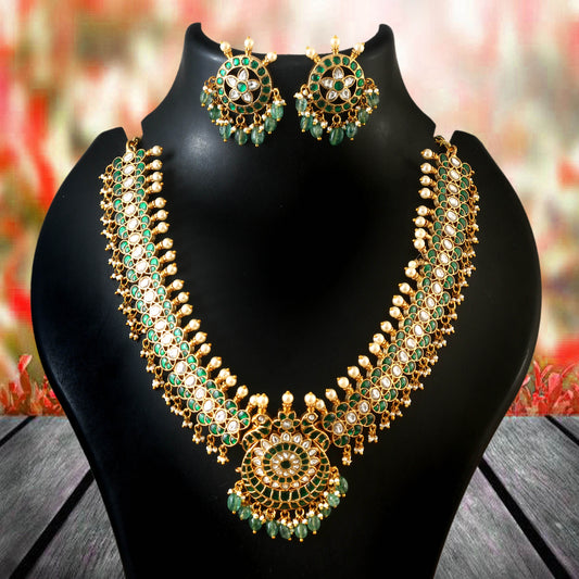 Elegant jadau kundan Necklace with Emerald bead Accents