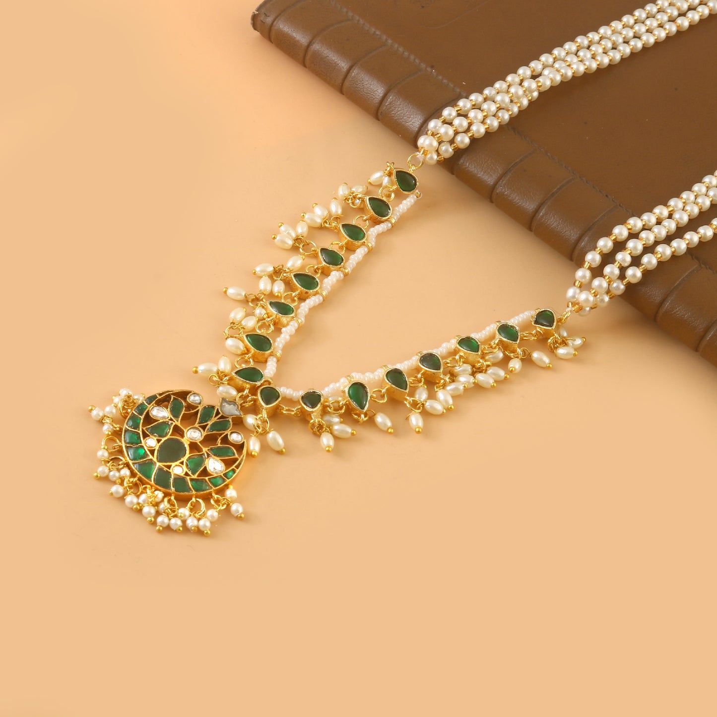 Pearl Mala With Jadau Kundan Side Lockets