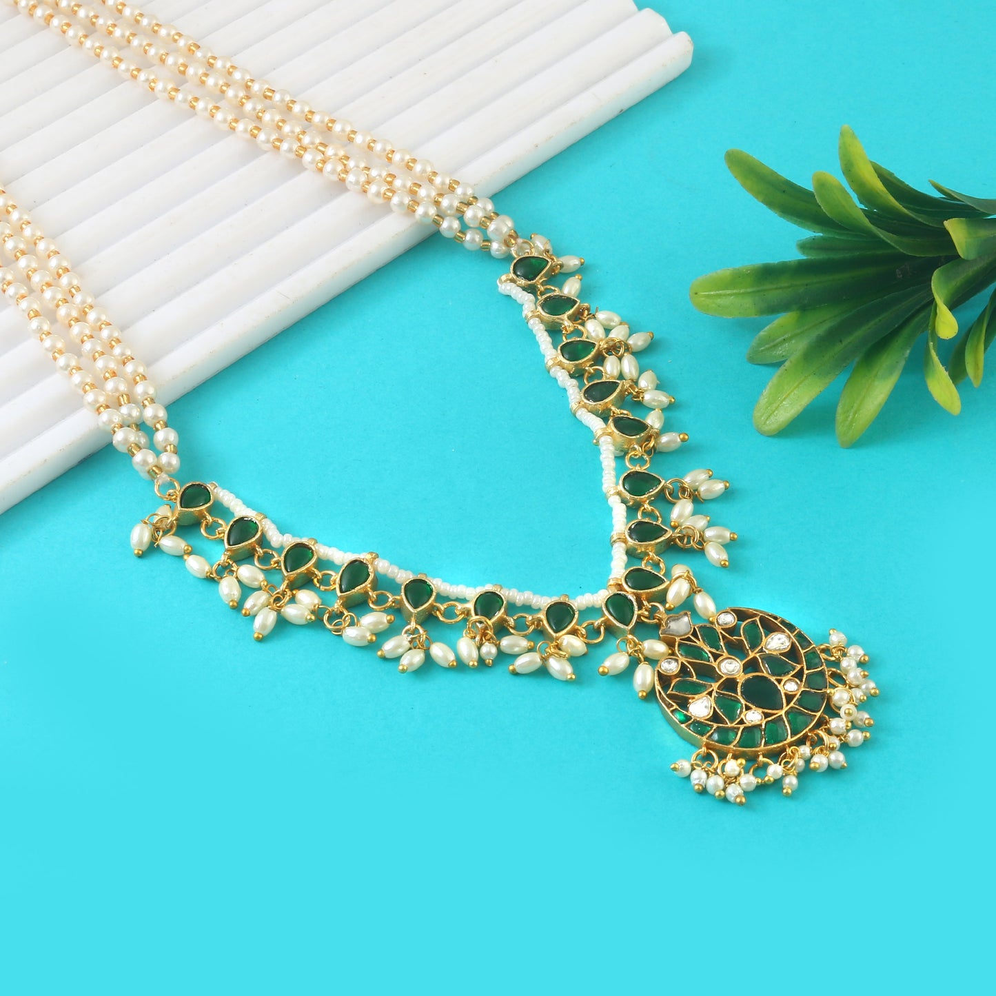 Pearl Mala With Jadau Kundan Side Lockets