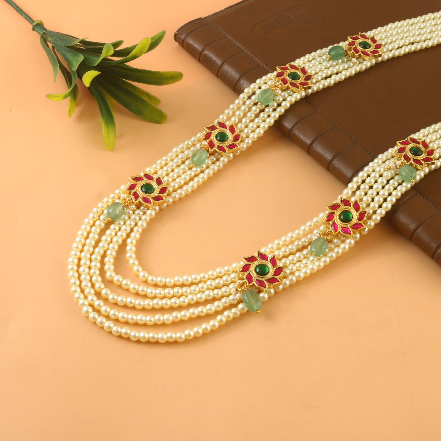 Stunning Pearl Mala With Jadau Kundan Side Lockets