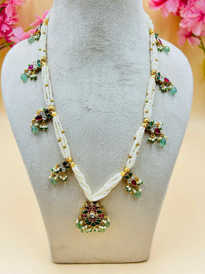 Loose Necklace Set
