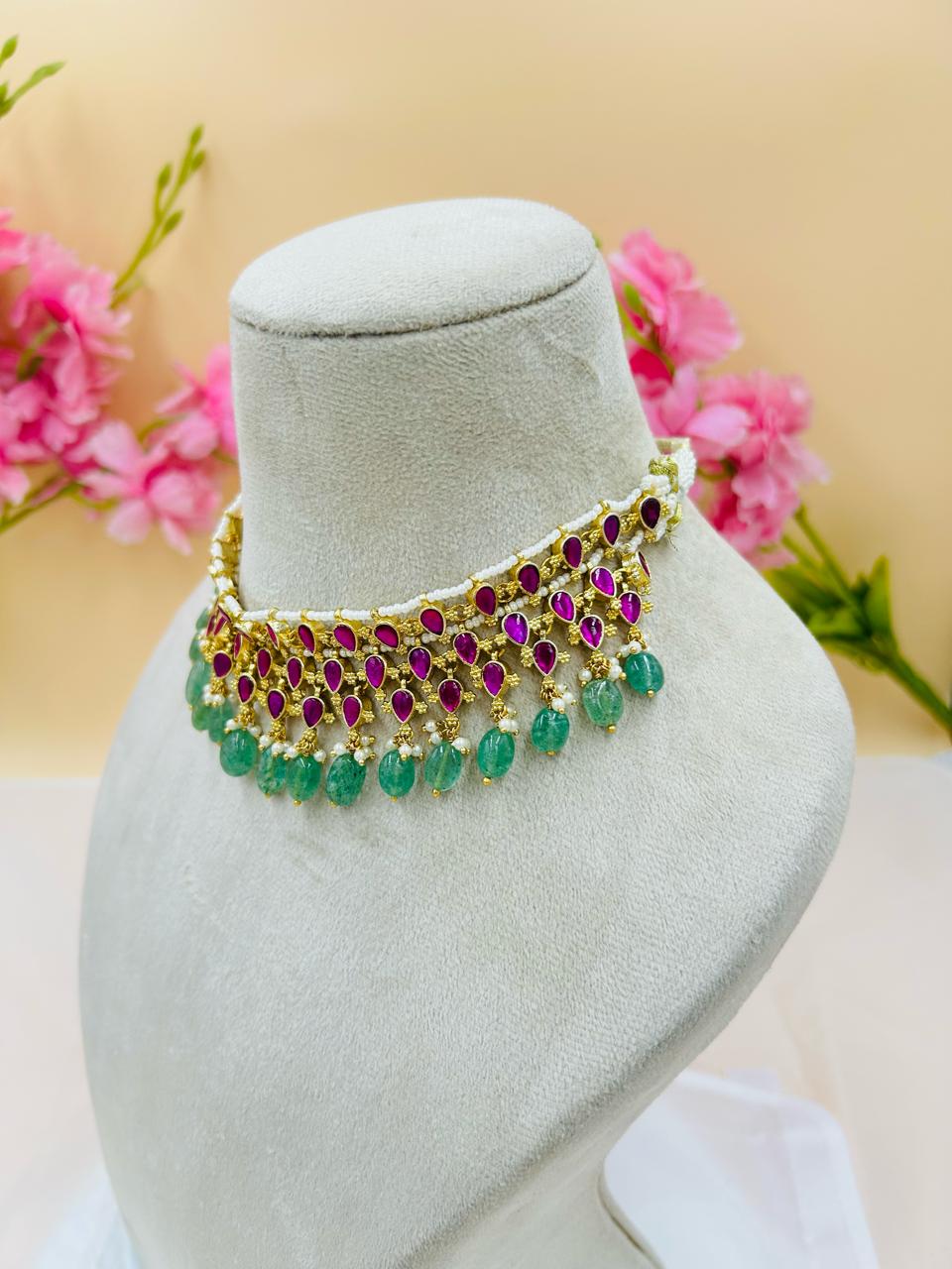Jadau Kundan Necklace (Green Pearl)
