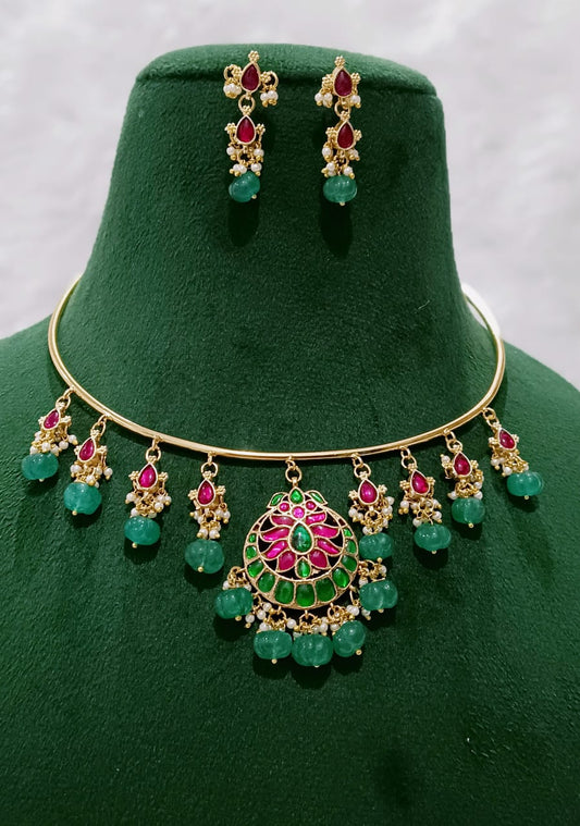 Exquisite Jadau Kundan Hasli Choker