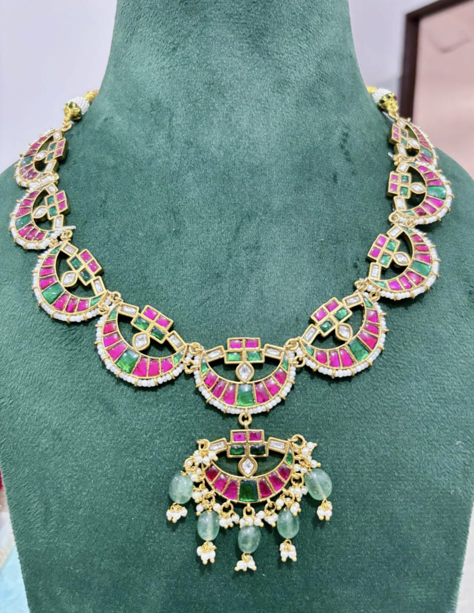 gold plated jadau kundan stone and pearls necklace set