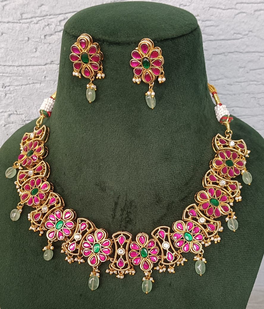 Necklace set