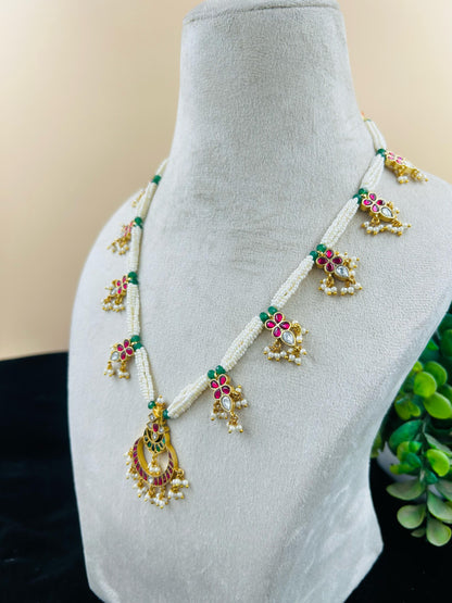 Bead Necklase With Tika